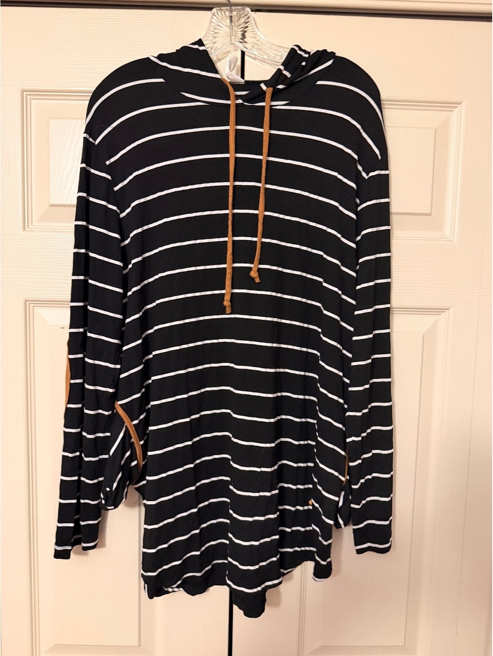 Sunshine & Rodeos XL Black and White Striped Hoodie